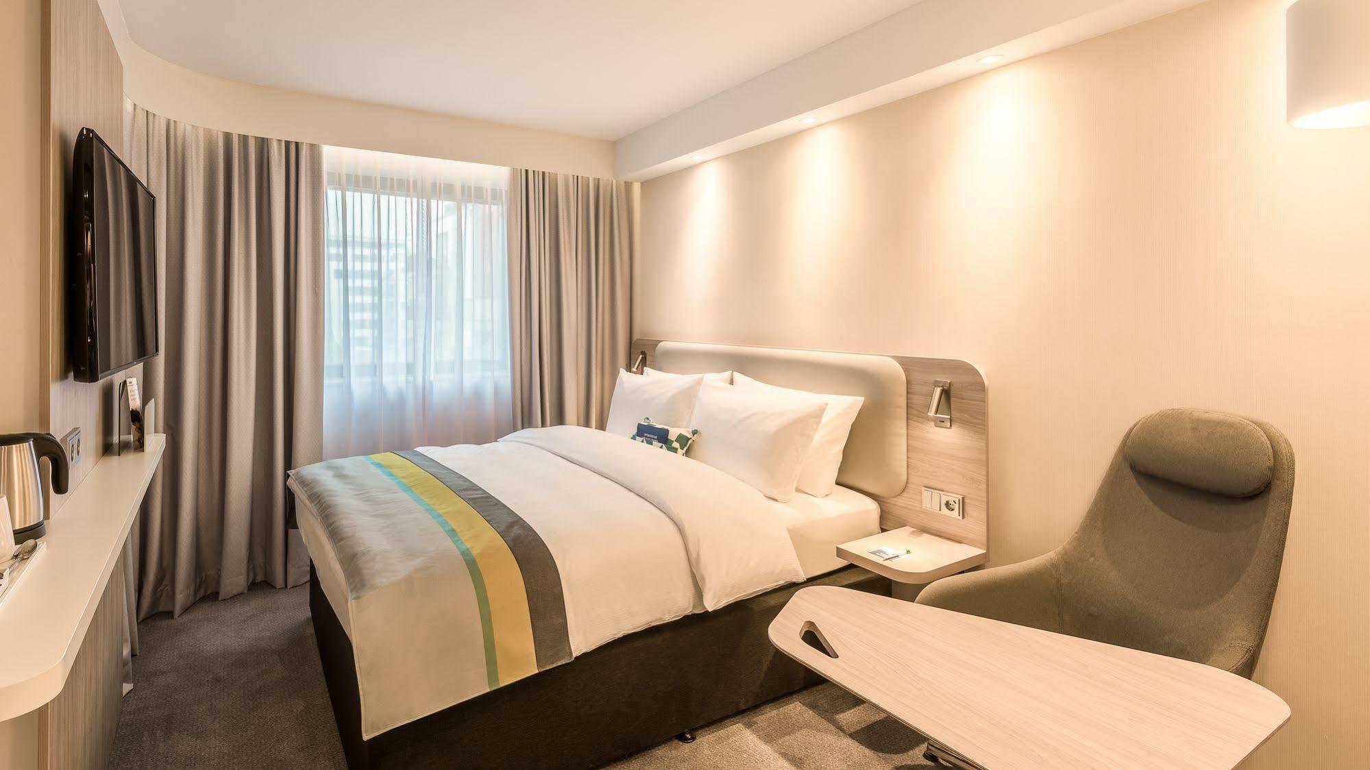 Premier Inn Hamburg City Hammerbrook Exterior photo